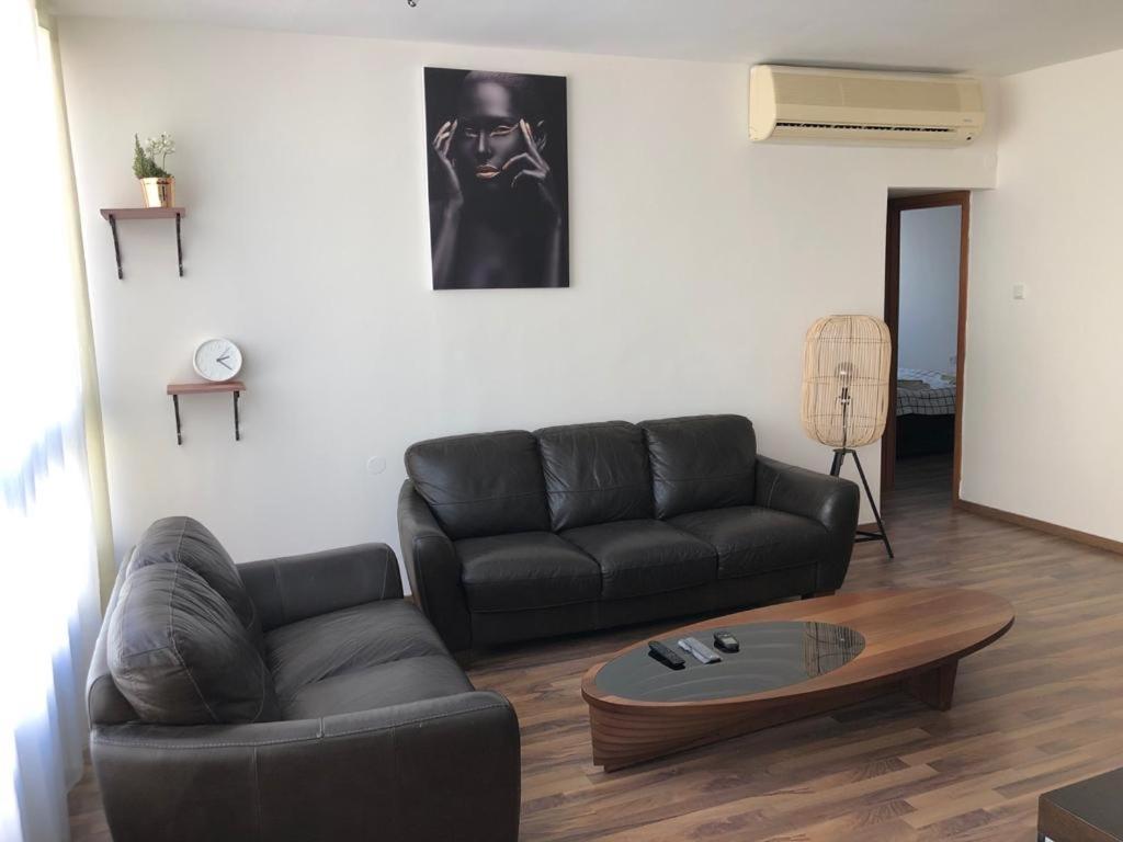 Sky Home Apartment Jabotinsky 8 Бат-Ям Екстер'єр фото