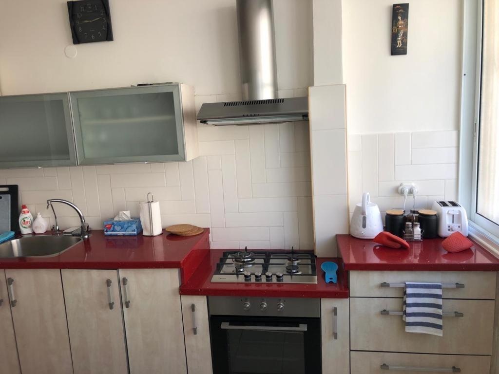 Sky Home Apartment Jabotinsky 8 Бат-Ям Екстер'єр фото